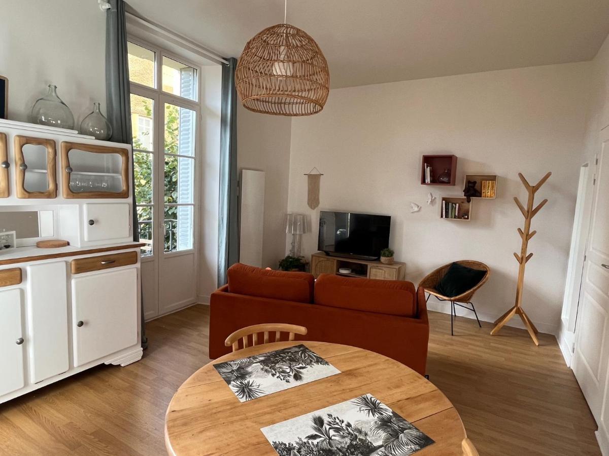 فيشي Appartement Calme Avec Balcons & Vue Sur Thermes المظهر الخارجي الصورة